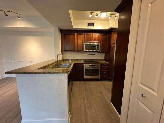 Foto del edificio - 1660 Renaissance Commons Blvd