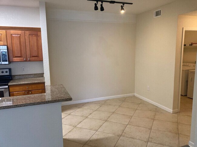 Building Photo - One Bedroom For Rent in New Tampa!