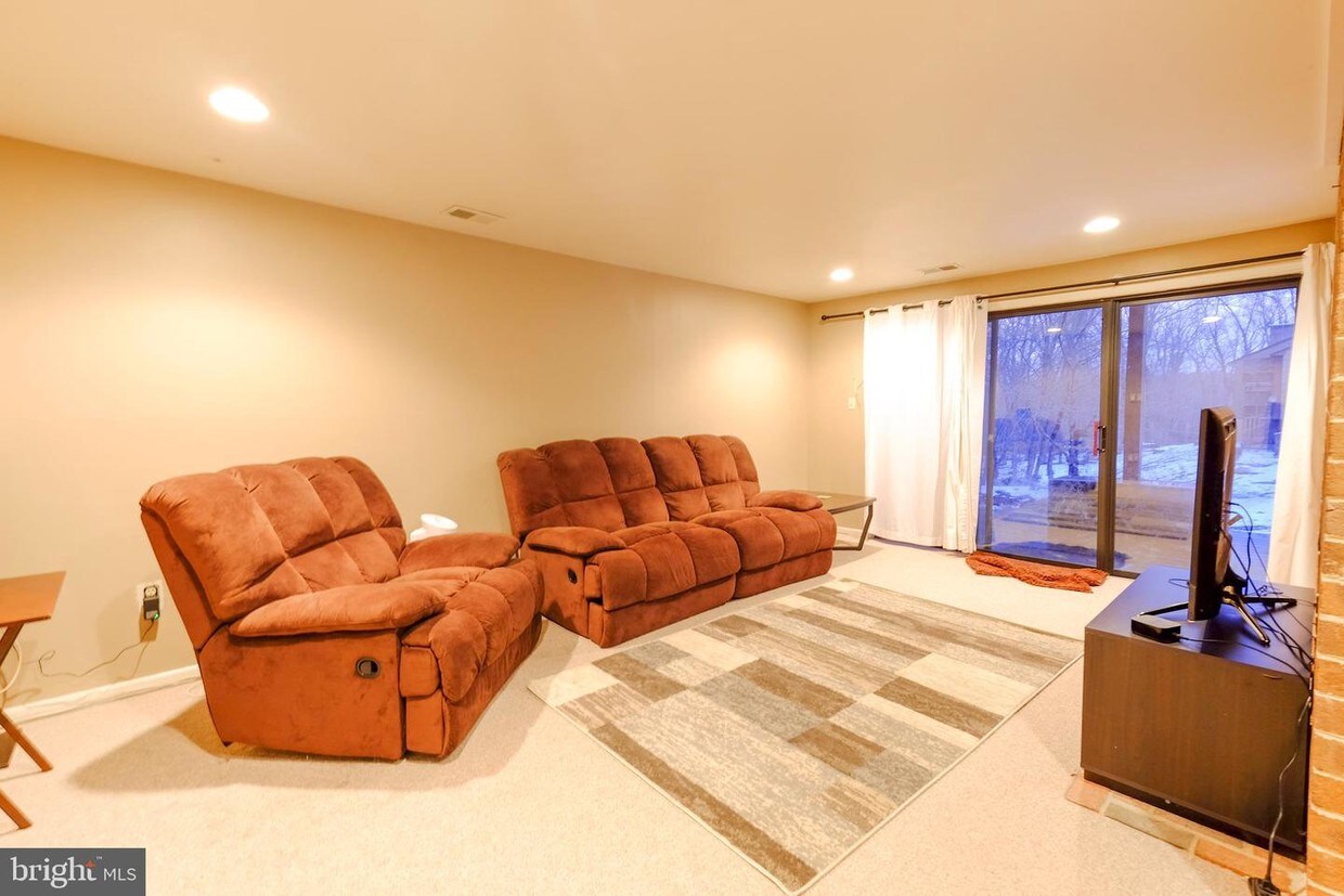 Foto principal - 2586 Tree House Dr