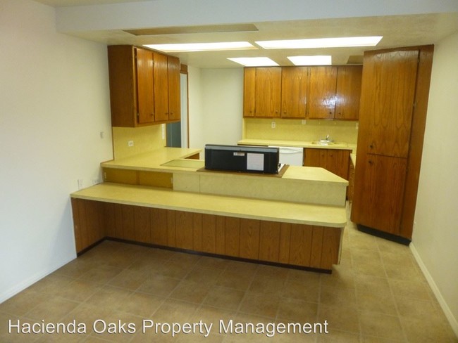 Building Photo - 4 br, 2.5 bath House - 3125 Montano Drive