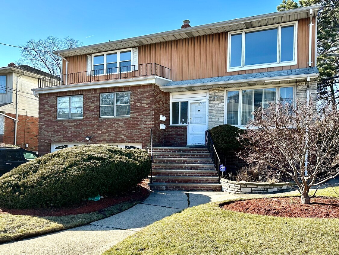 1527 10th St, Fort Lee, NJ 07024 Apartment for Rent in Fort Lee, NJ