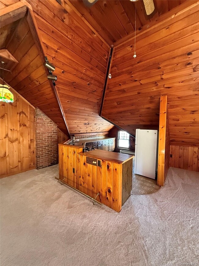 Building Photo - 104 E Main St