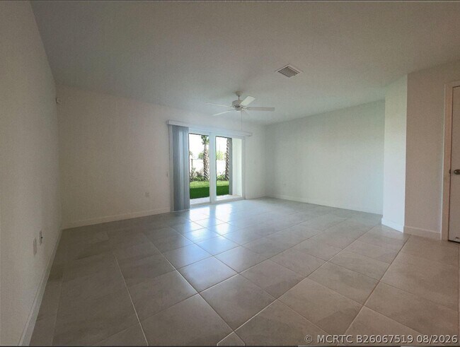 Foto del edificio - 6907 Broadwater Ln