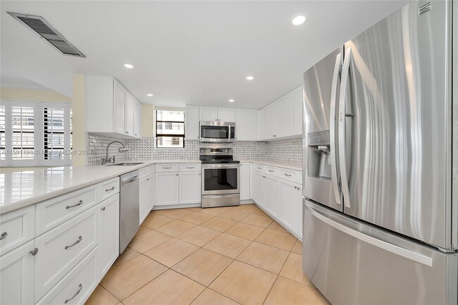 Building Photo - 100 Ocean Ln Dr