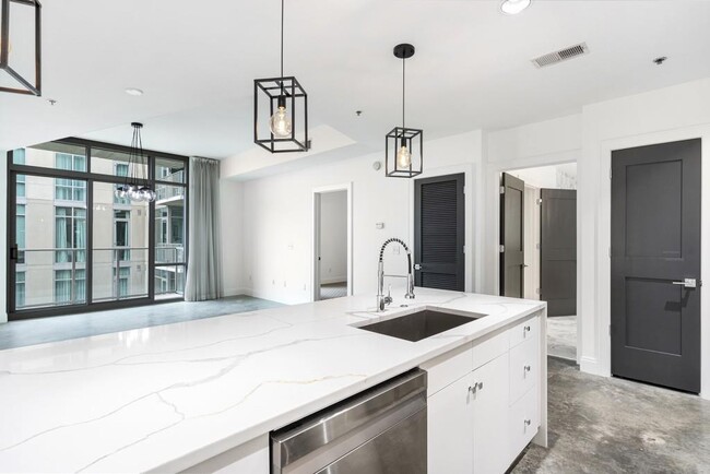 Foto del edificio - 905 Juniper St NE