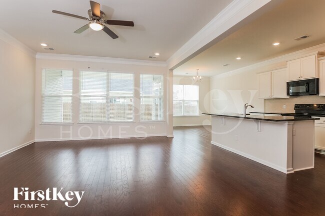 Building Photo - 509 Adalina Dr