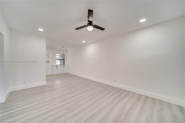 Foto del edificio - 6126 SW 19th St