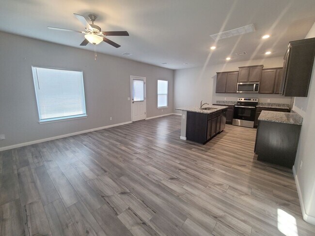 Foto del edificio - Newer Home in El Reno