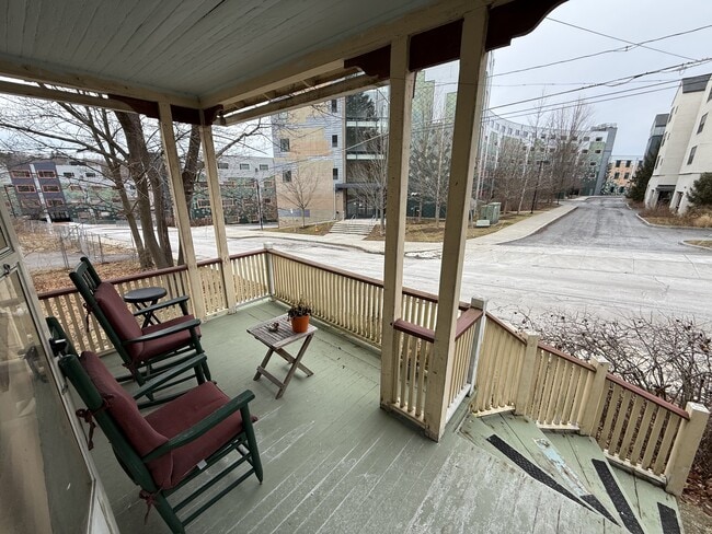 Foto del edificio - 105 Valentine Pl