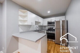 Building Photo - 6954 N Sheridan Rd Building Photo - 6954 N Sheridan Rd