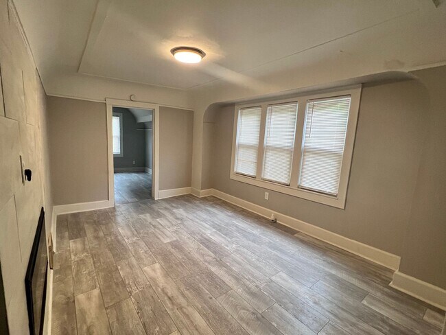 Foto del edificio - 2484 W Chambers St