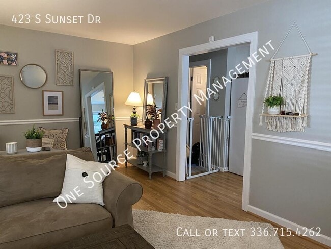 Building Photo - 423 S Sunset Dr