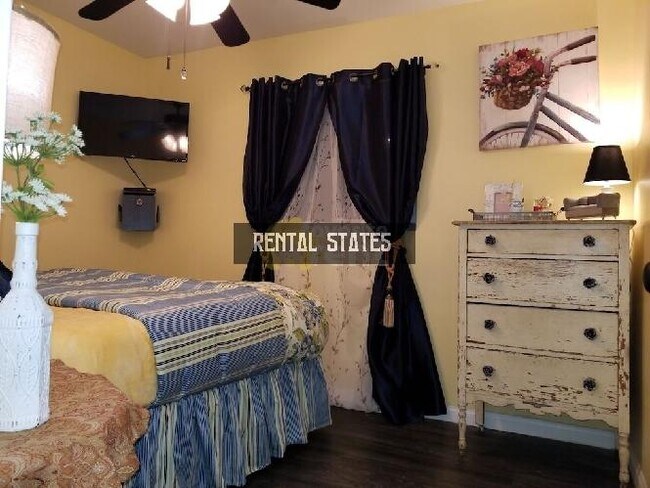 Building Photo - 3 bedroom in San Diego CA 92107