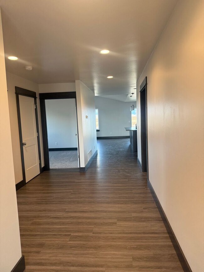 Building Photo - Brand New 3 Bed 2 Bath with double attached garage in Belgrade
