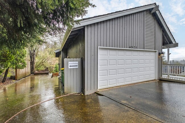 Building Photo - Studio style one bedroom in SW all Utiliti...