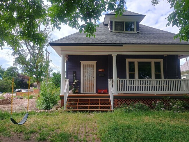 Foto del edificio - Spacious Craftsman in the Heart of North Spokane | furnished