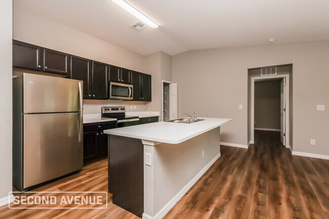 Foto del edificio - 5766 Baker Rd