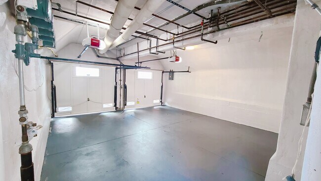Building Photo - 2209 Gough St