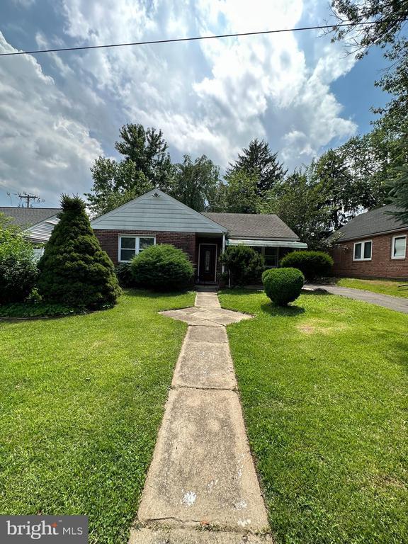 Foto principal - 682 Rennard St
