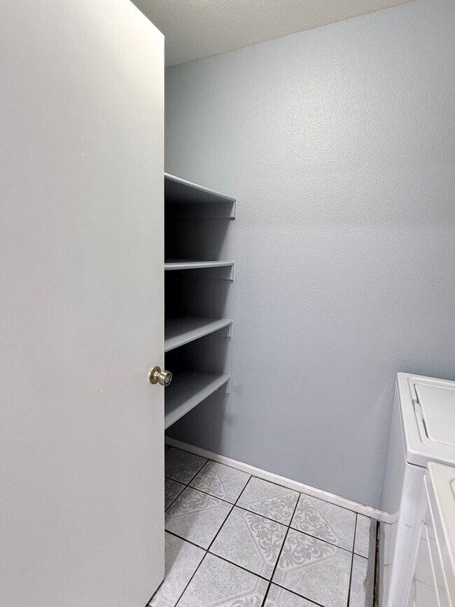 Foto del edificio - 3 bedrooms, 2 bathrooms Townhouse