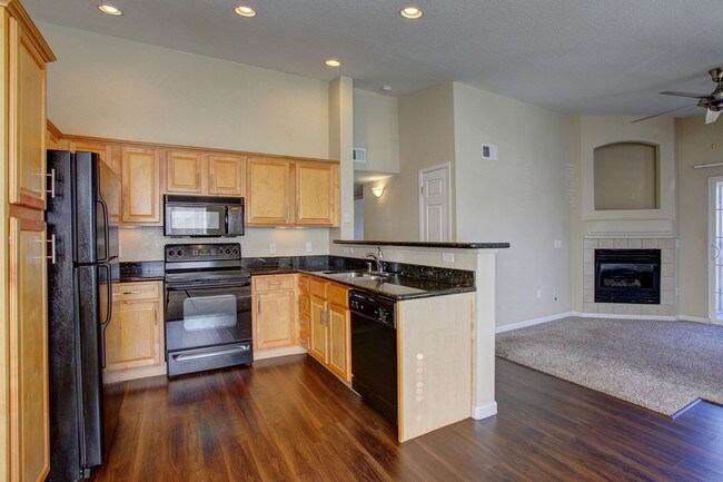 Building Photo - 1425 S Galena Way