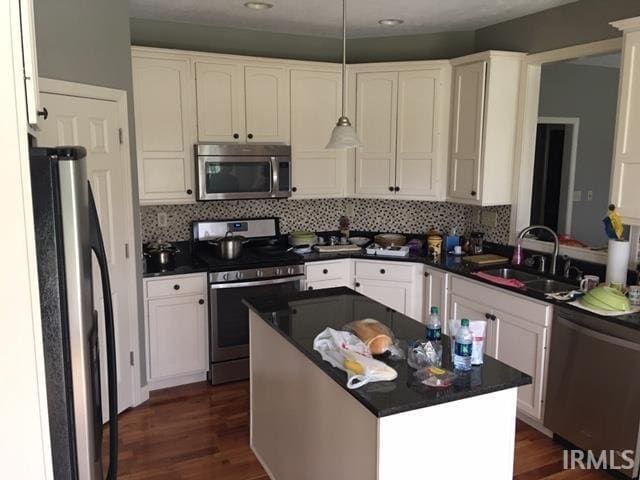 Building Photo - 81 Gardenia Dr