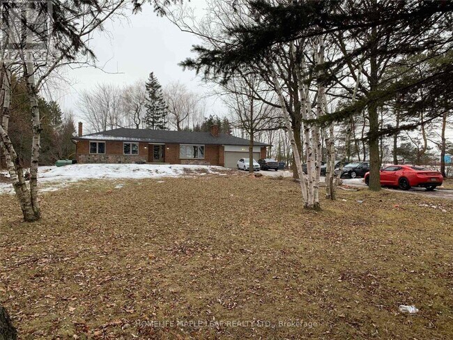 Photo du bâtiment - 13660 Airport Rd