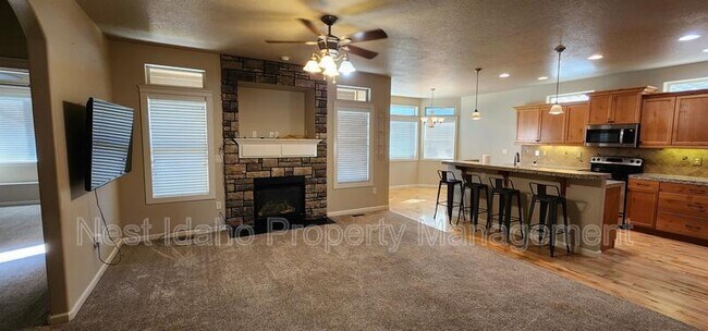 Building Photo - 6064 N Saguaro Hills Ave