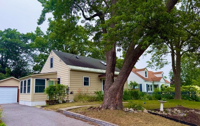 Building Photo - 72 Loaldo Dr