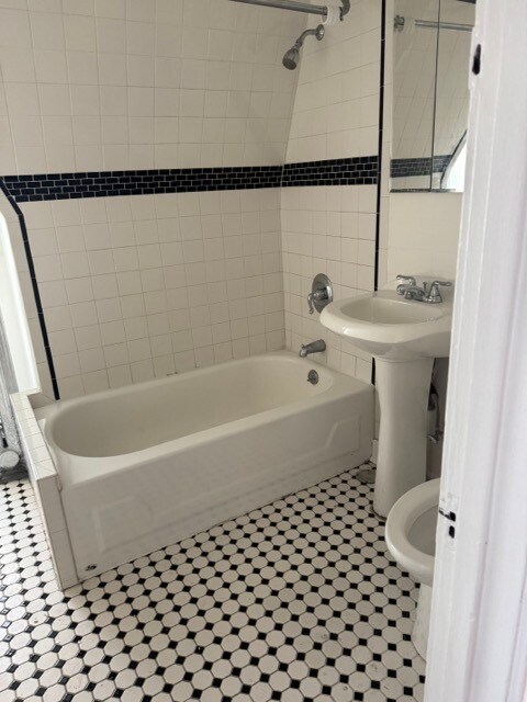 Updated Vintage - 1333 W Foster Ave