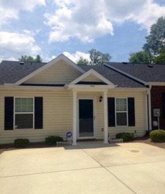 Primary Photo - 2106 Swindon Dr