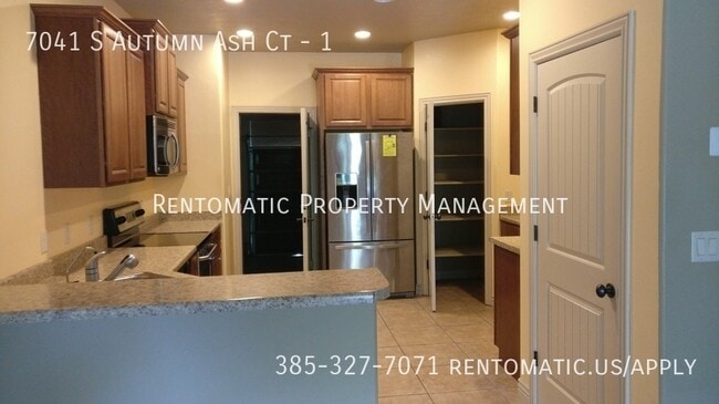 Building Photo - 7041 S Autumn Ash Ct