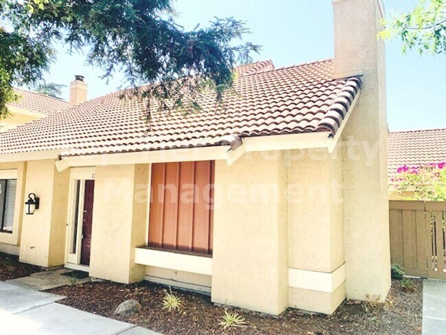 Building Photo - Beautifully updated 2 Bd/2 Ba, 1500 sf Walnut Creek Townhouse in desirable Rancho Dorado HOA avai...