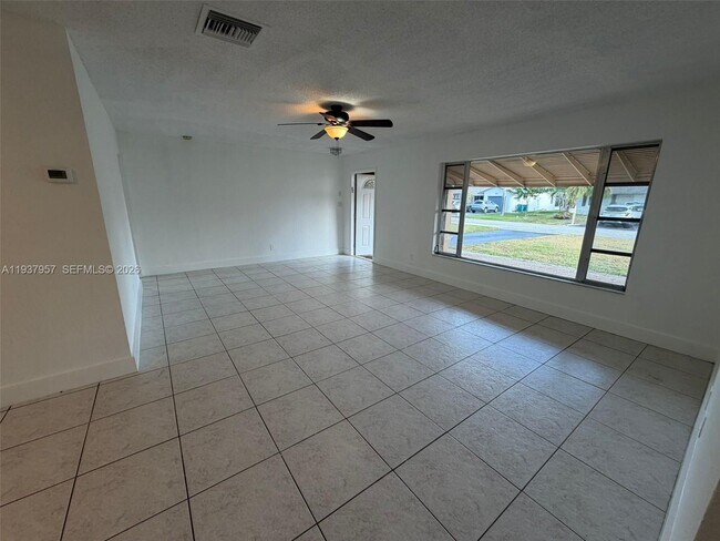 Foto del edificio - 9507 NW 80th Ct