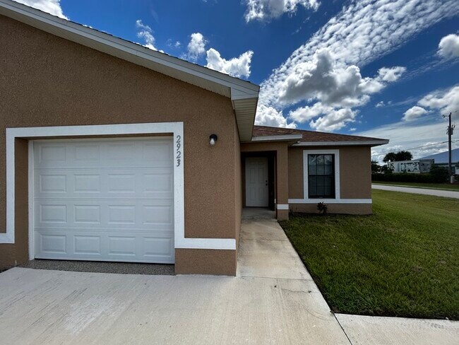 Building Photo - SW Cape Coral Duplex Unit