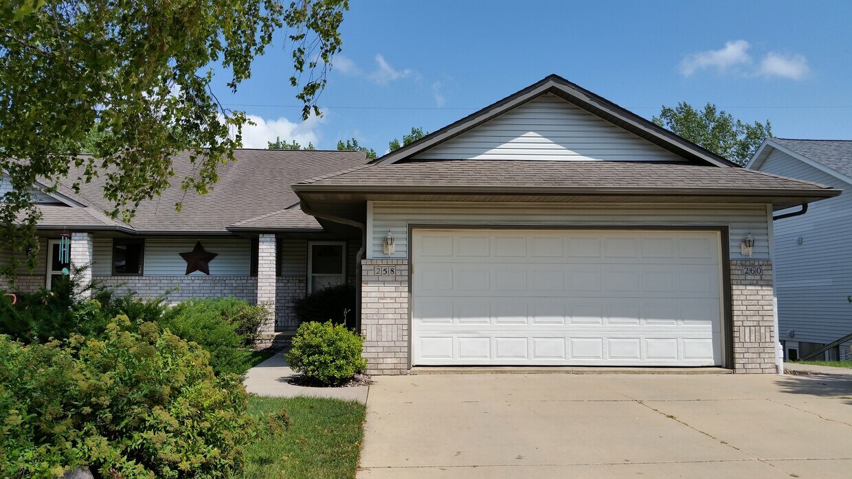 Foto principal - 260 Cayman St