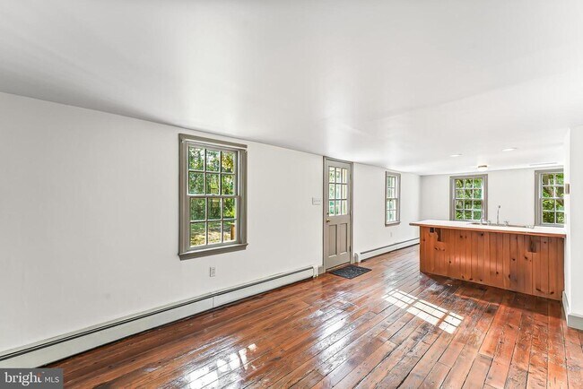 Foto del edificio - 179 W Street Rd