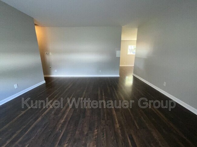 Foto del edificio - 209 Whitehall Dr