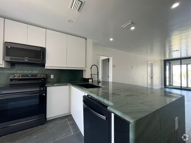 Building Photo - 164 W 83rd St