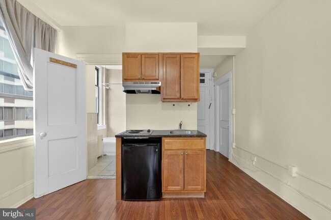 Building Photo - 1324 Locust St