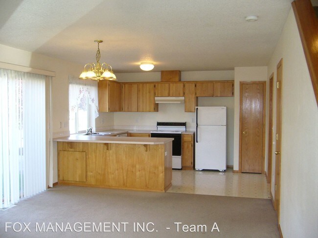 Building Photo - 1022-1034 NE Lija Loop