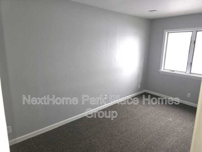 Foto del edificio - 1007 Fournie St
