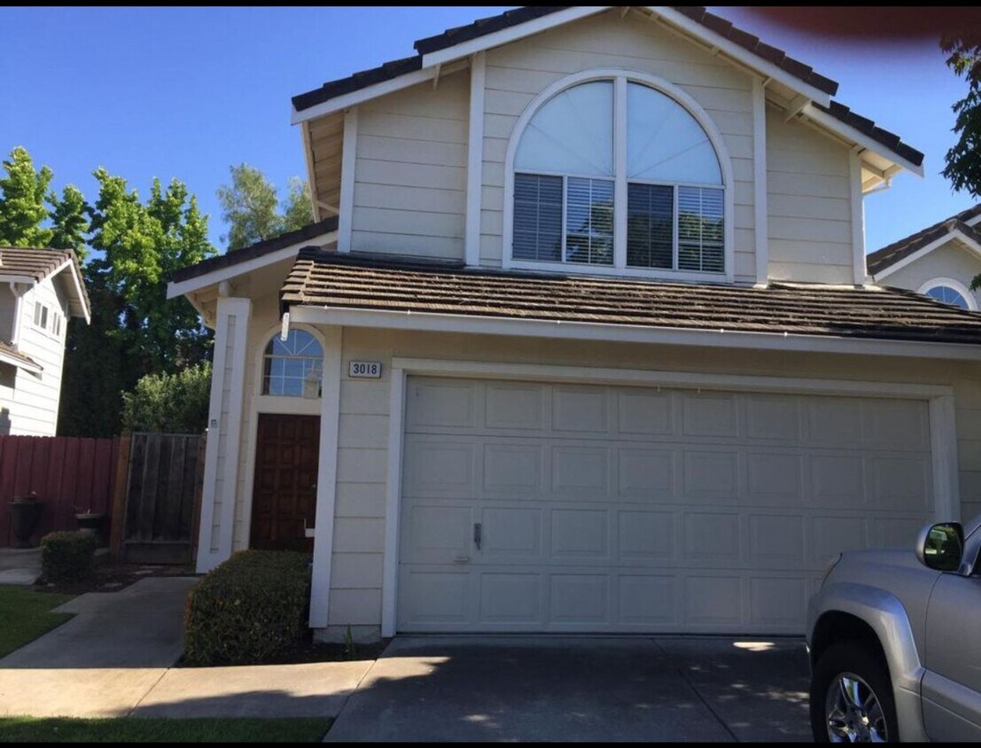 Foto principal - Pleasanton Shadow Cliffs, 3 Bed. 2.5 Bath, Near Top Schools!