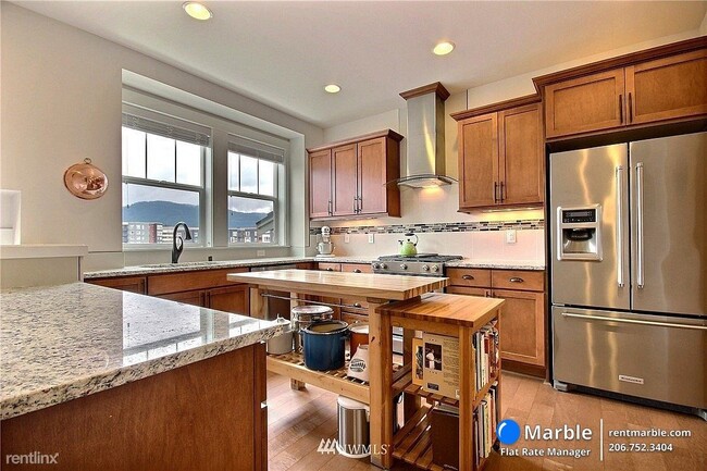 Building Photo - 3 br, 3 bath Townhome - 1330 Williamsburg ...