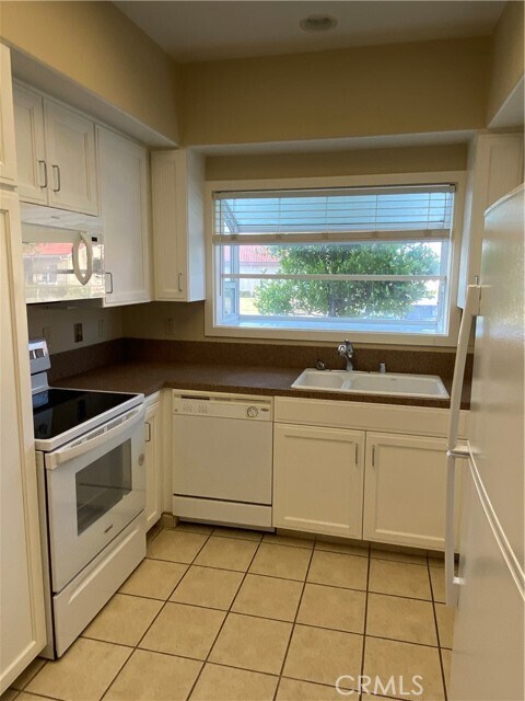 Building Photo - 21465 Lejeune Dr
