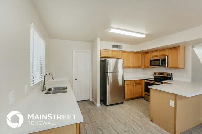 Building Photo - 7422 S 40th Ln
