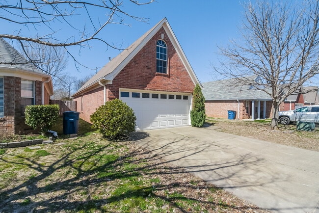 Building Photo - 8207 Cross Point Dr