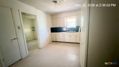 Building Photo - 607 Curry Ave
