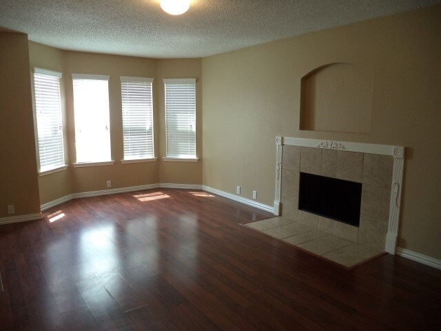 Building Photo - 121 Oakhurst Drive