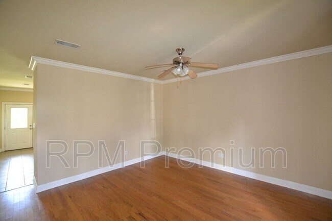 Foto del edificio - 2117 Cypress Hall Alley